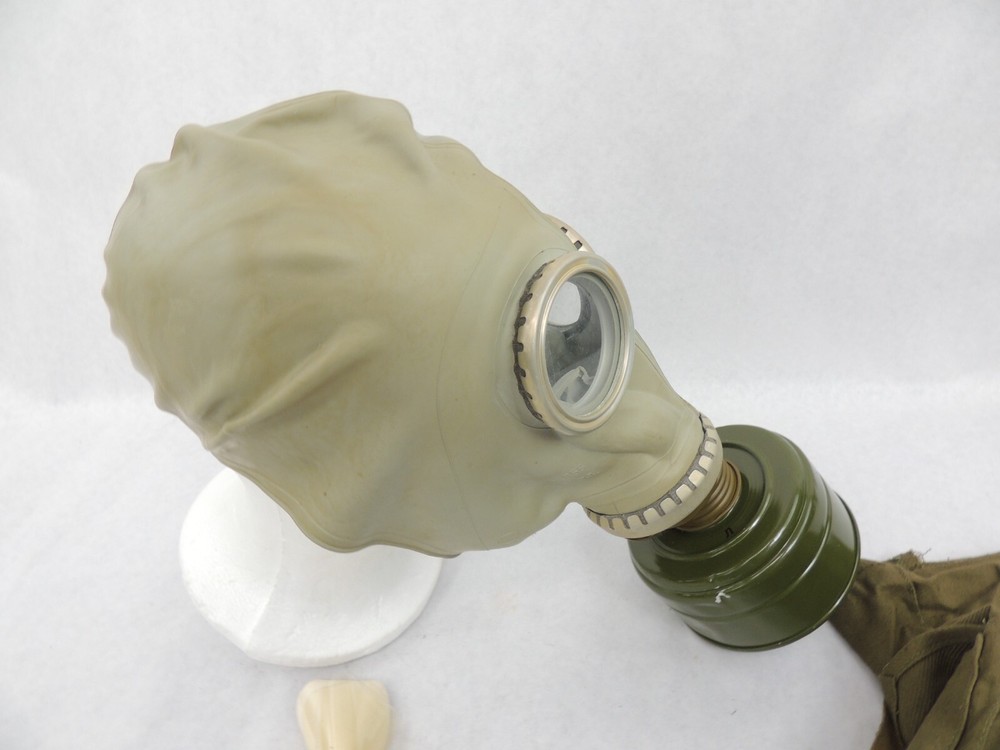 RUSSIAN GAS MASK, VINTAGE
