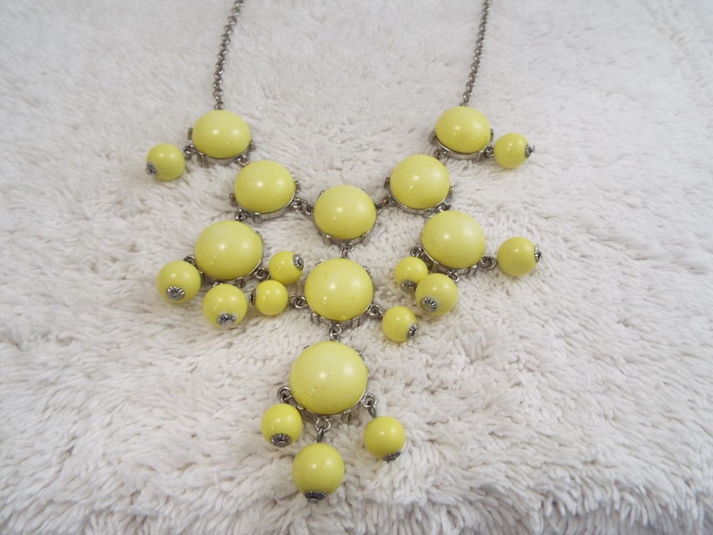 Silvertone Yellow Bead Bib Necklace (B40)