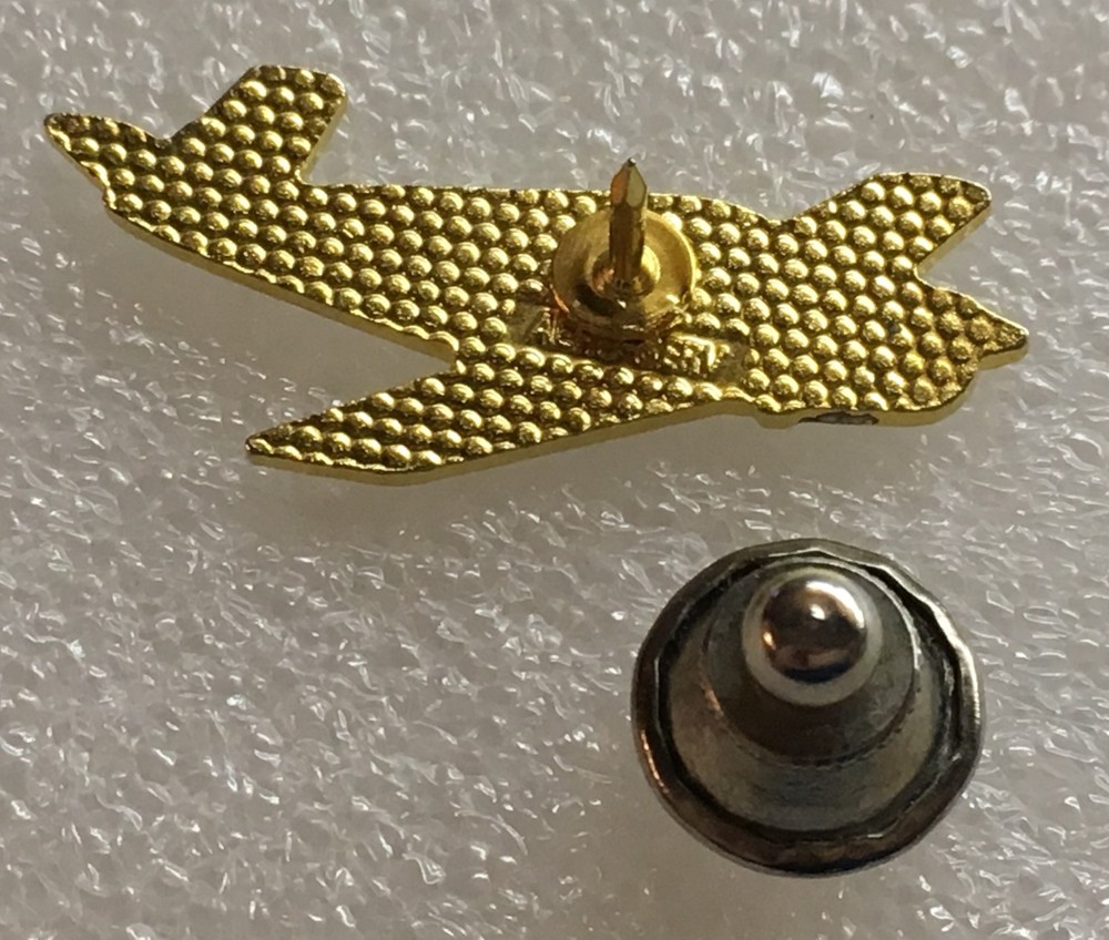 Airplane Hat / Lapel Pin (BY)