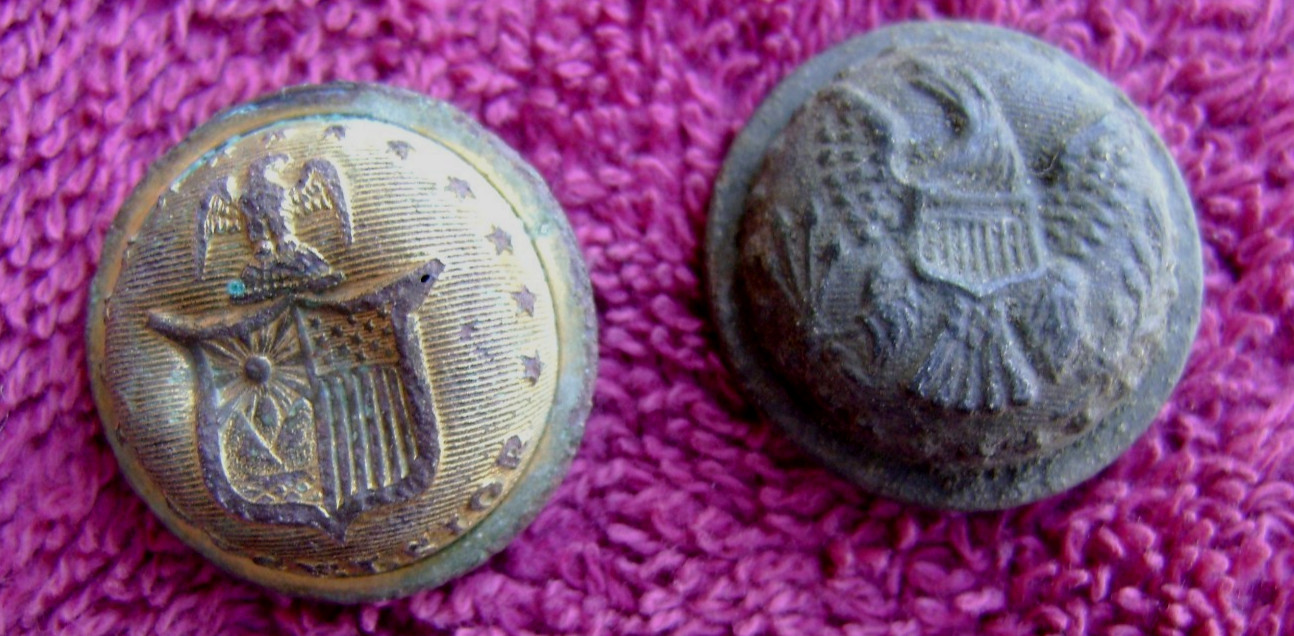 DUG UNION STAFF OFFICER & NEW YORK MILITIA OFFICER COAT BUTTONS (PORT HUDSON)