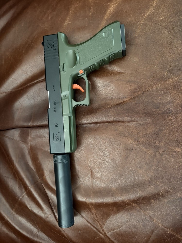 Realistic Foam Shooting Plastic Pistol With Attachments
