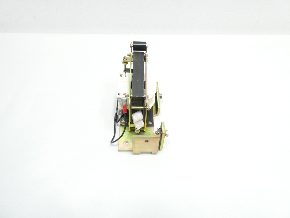 Schneider 889772 Under Voltage Release 138.8/3457ohm