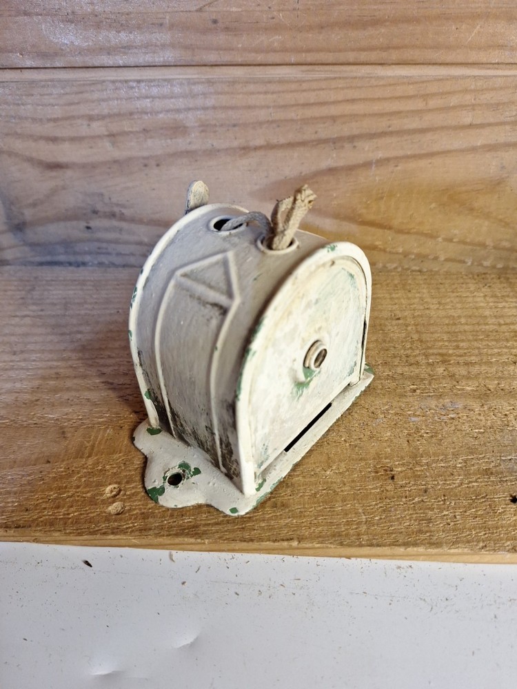Antique double clothesline