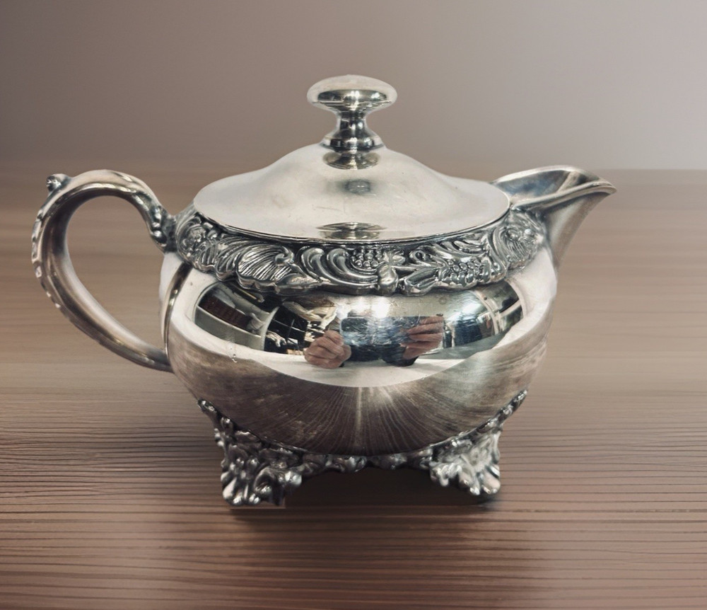 VTG Wilcox New Beverly Manor Silver Plate Creamer & Lid #1304 Polished Intricate