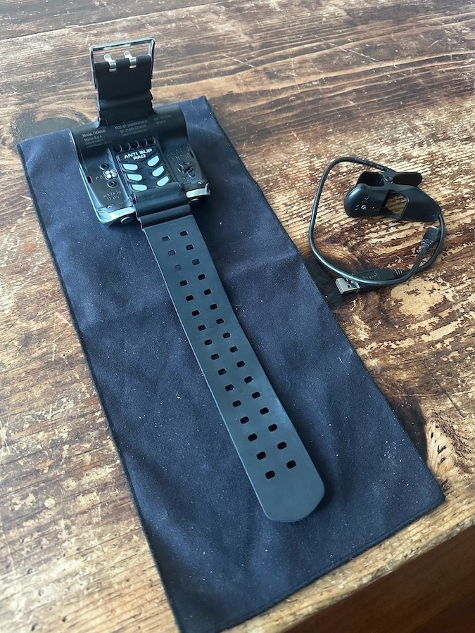 Mares GENIUS Color tech dive computer (black) with TWO Mares Transmitters!