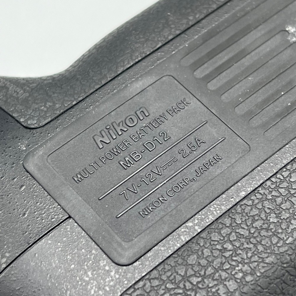 Tested / working NIKON MB-D12 Multi-Power Battery Pack w/ EN—EL15