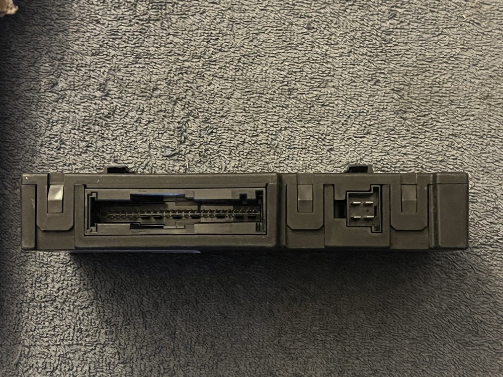 Volvo V70 S60 XC90 accessory electronics module AEM electronic accessory module NOS