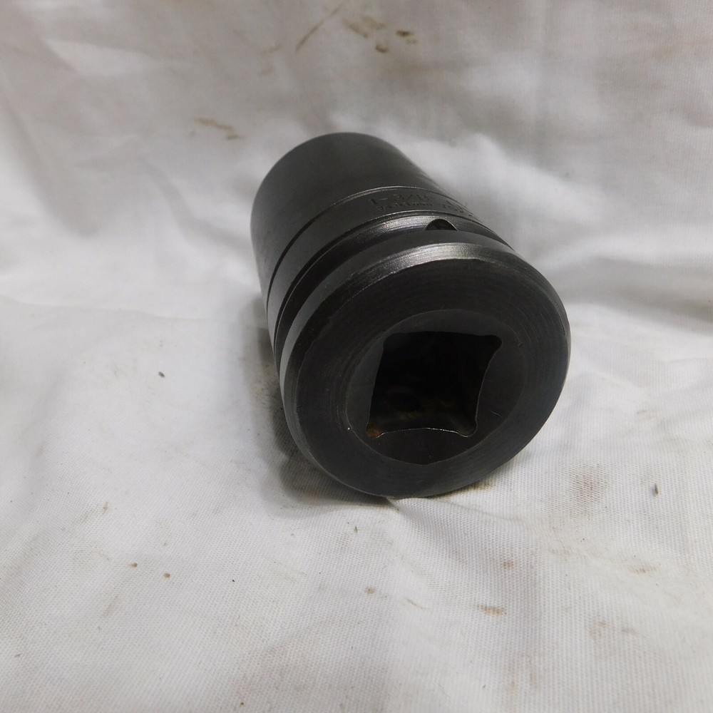 Urrea 3/4" Drive 1-3/8" Deep Well Impact Socket 7522L