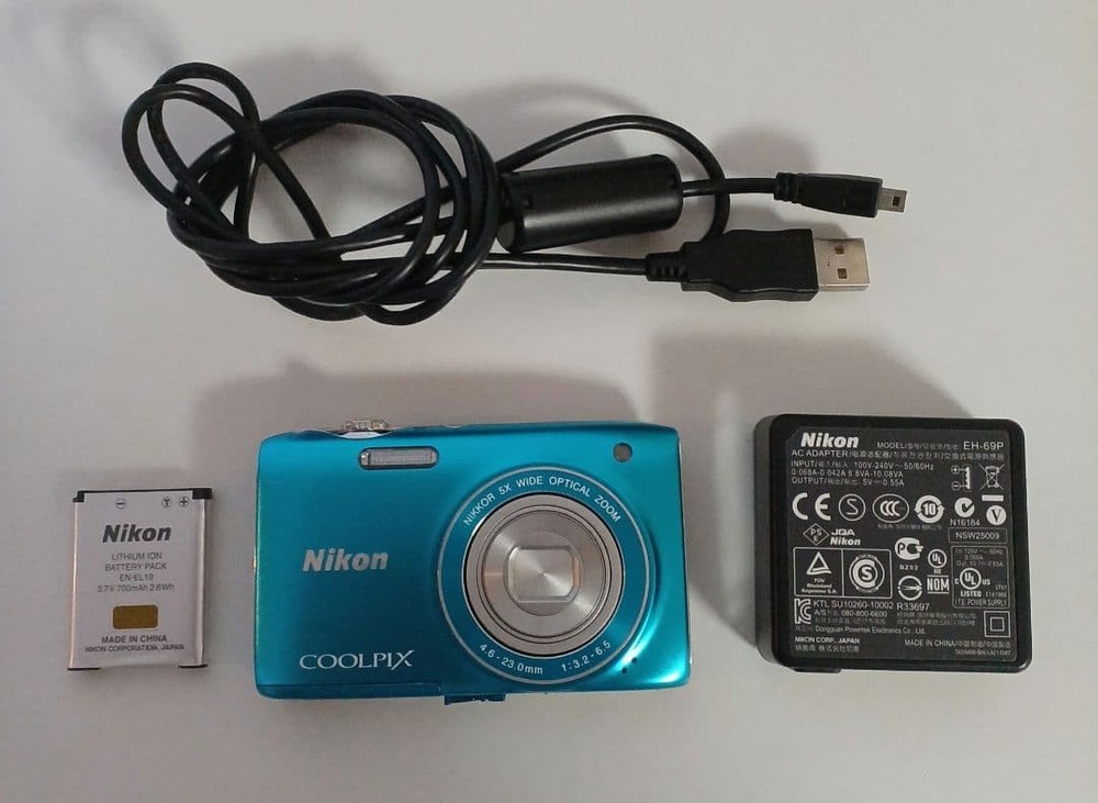 Nikon COOLPIX S3100 Blue Compact Digital Camera Tested Excellent Condition