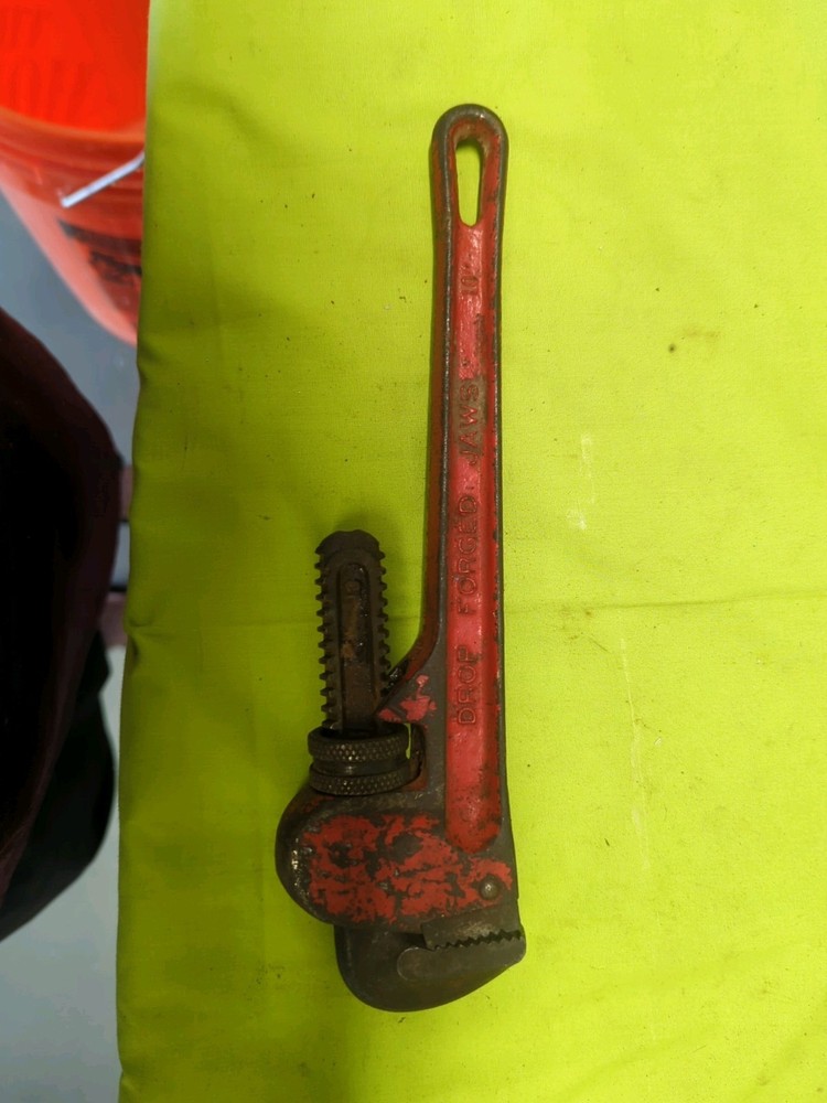 10" Inch Pipe Wrench - Drop Forged Jaws