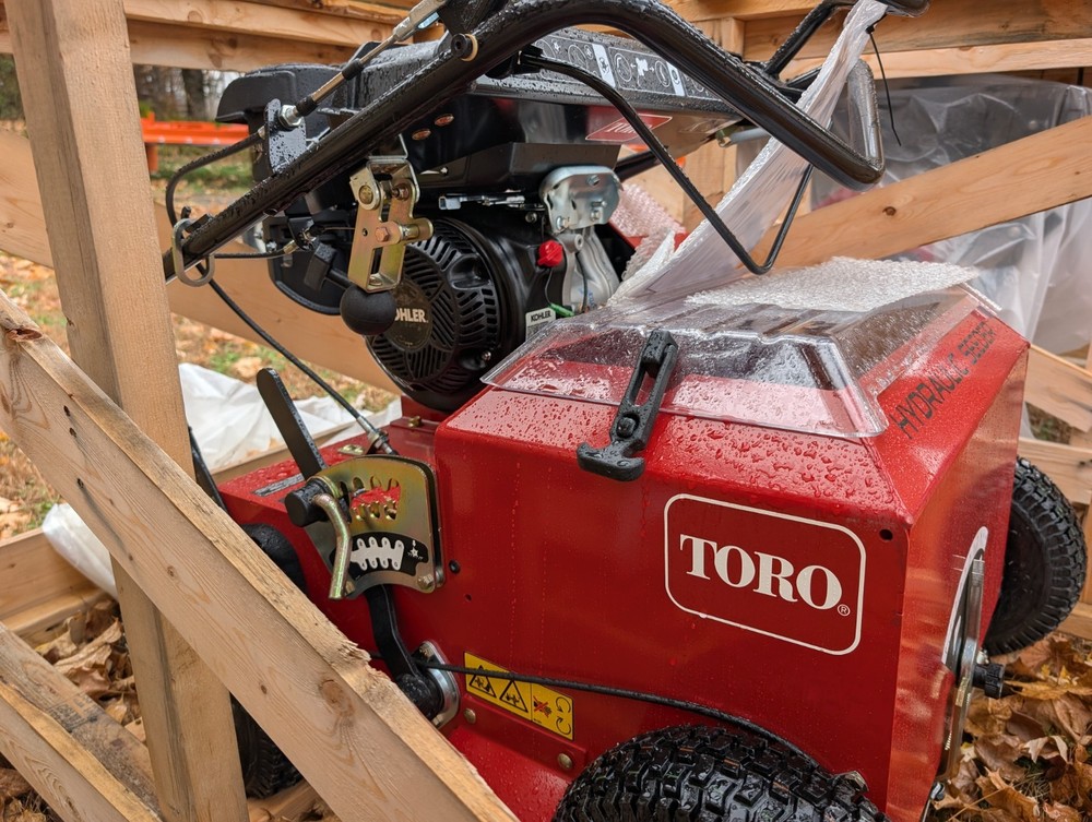 20" Toro 23508 hydraulic slit seeder