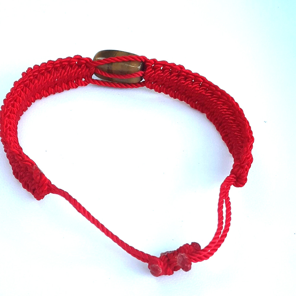 Protection Bracelets Tiger's Eye in Red string