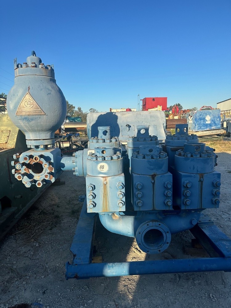 TRIPLEX 1300HP NATIONAL MUD PUMP