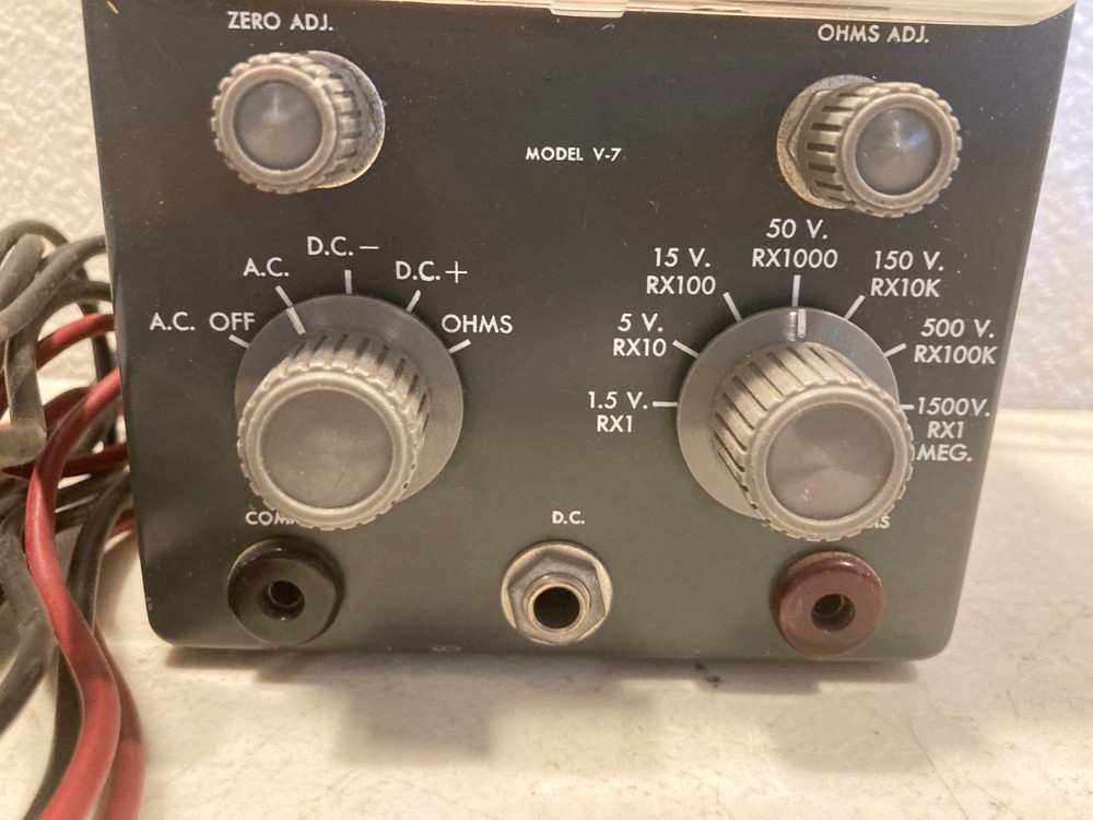 Heathkit Vacuum Tube Voltmeter - Model V-7A