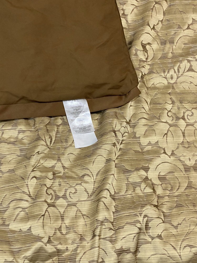 Arrow Queen Comforter Pristine Condition