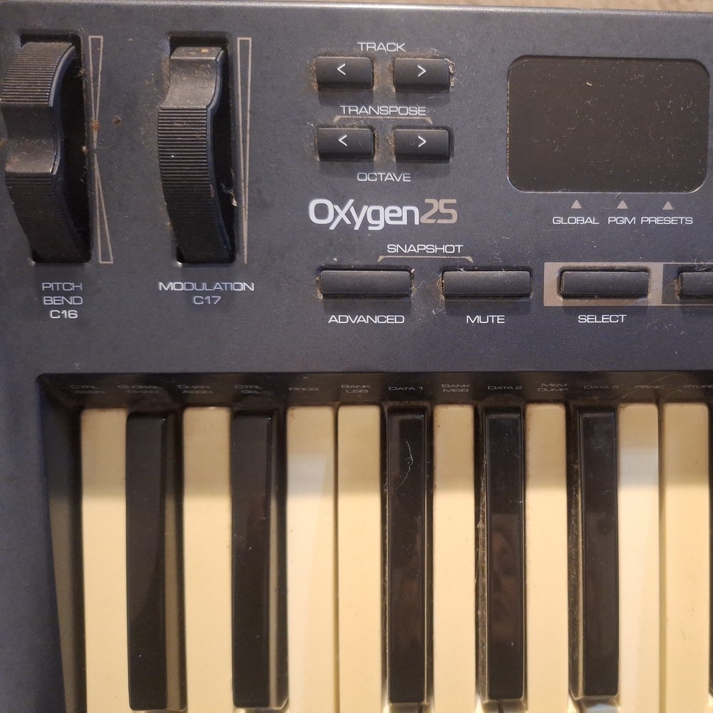 M-Audio Oxygen 25 Key 3rd Gen MIDI Controller Keyboard Tested