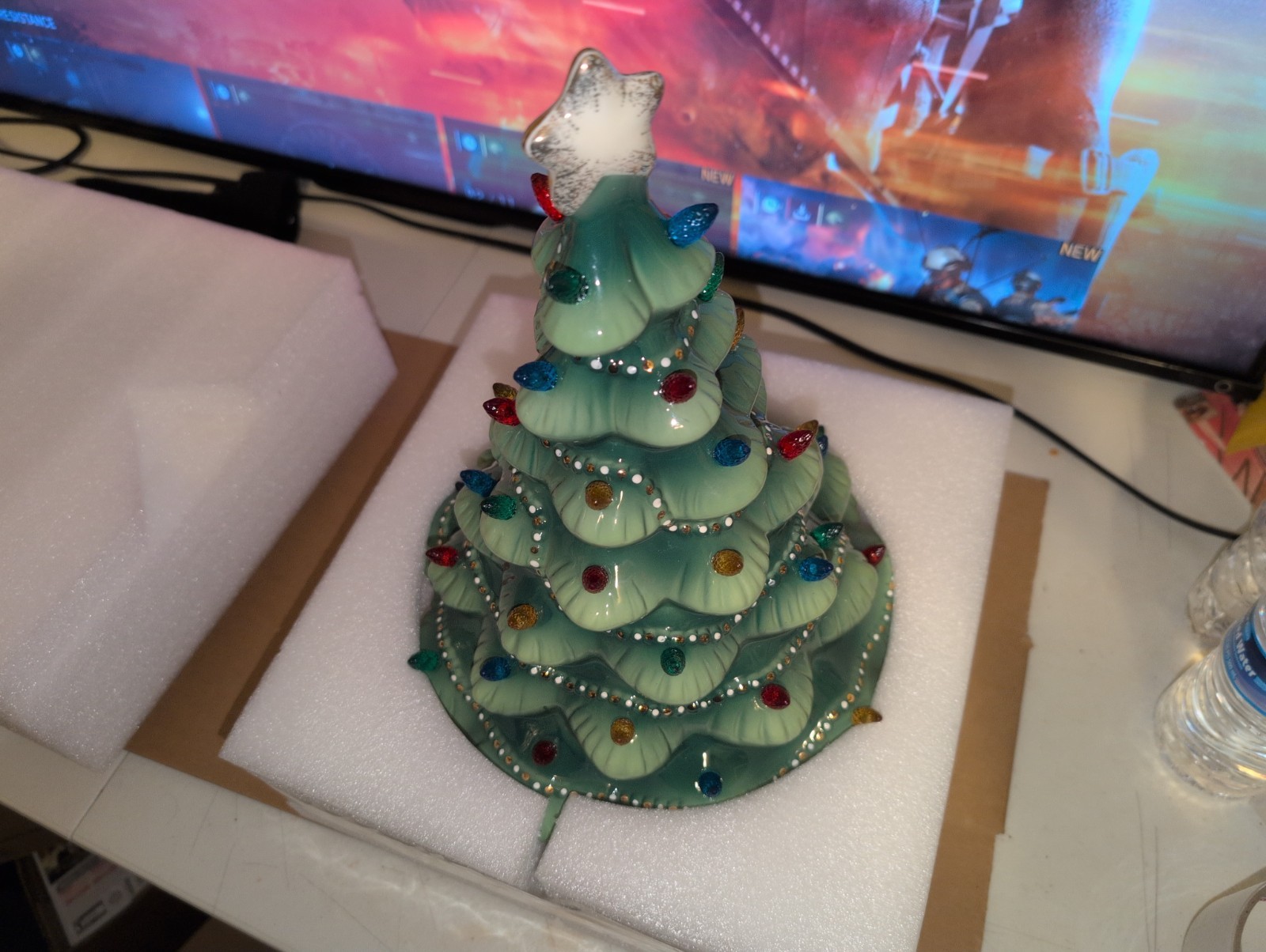 Lenox 890573 Treasured Traditions Green Light-Up Tree Figurine Christmas Holiday