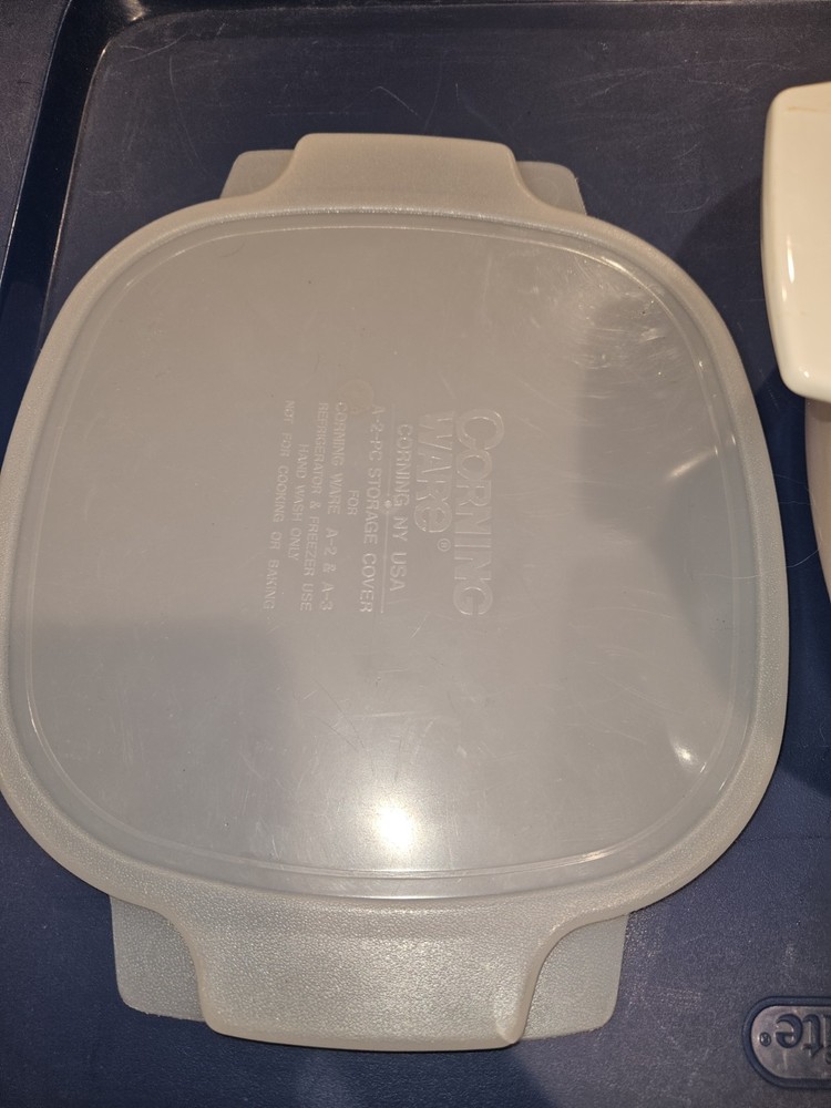 Corning Ware 3L Baking Casserole Quilt Pattern w Plastic Cover