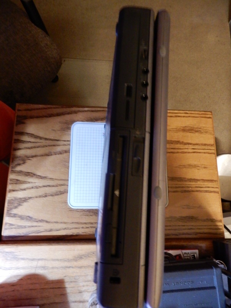 NEC Versa LX Laptop Computer with Windows XP Home Edition