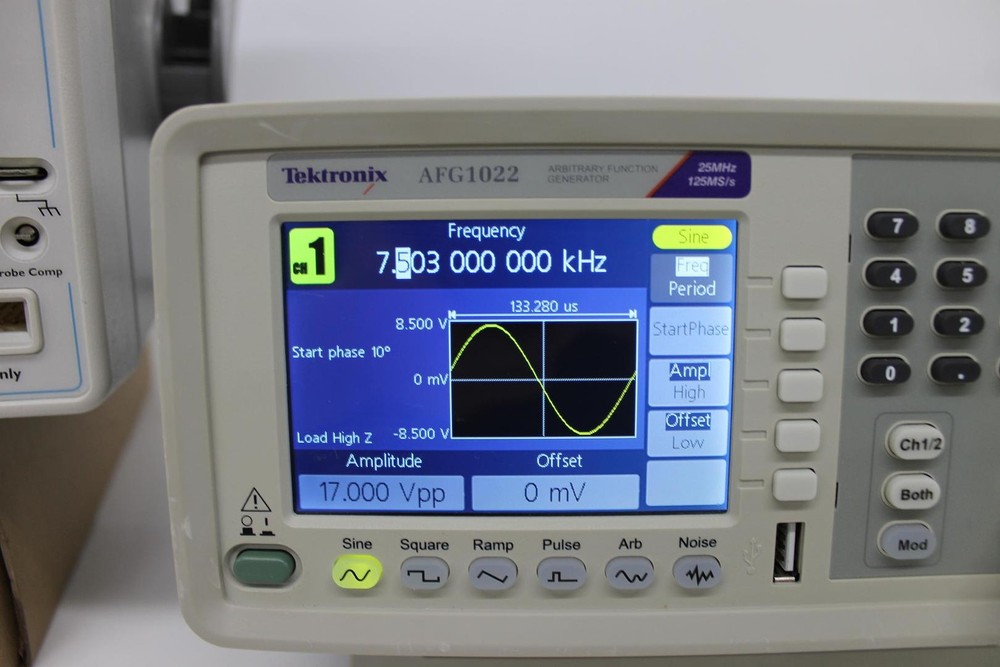 Tektronix AFG1022 Arbitrary Function Generator Dual Channel 25 MHz