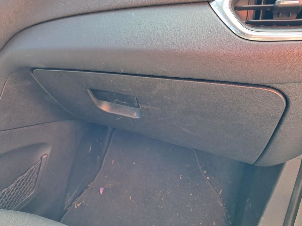 EQUINOX 2018 Glove Box 4785013