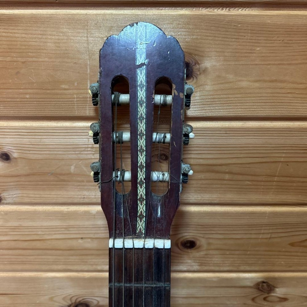 Akagi No. Classical Guitar Withmm String Height,.kg, Used
