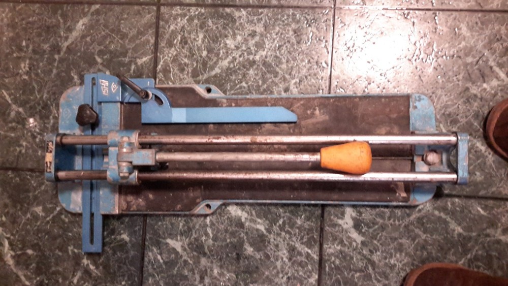 Shil tile cutting machine