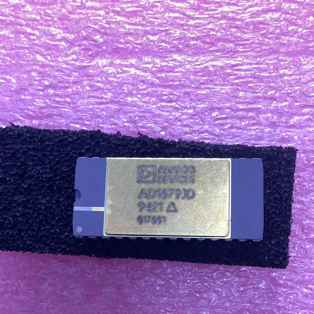 AD1879JD - ANALOG DEVICES - 18-BIT SIGMA DELTA STEREO ADC