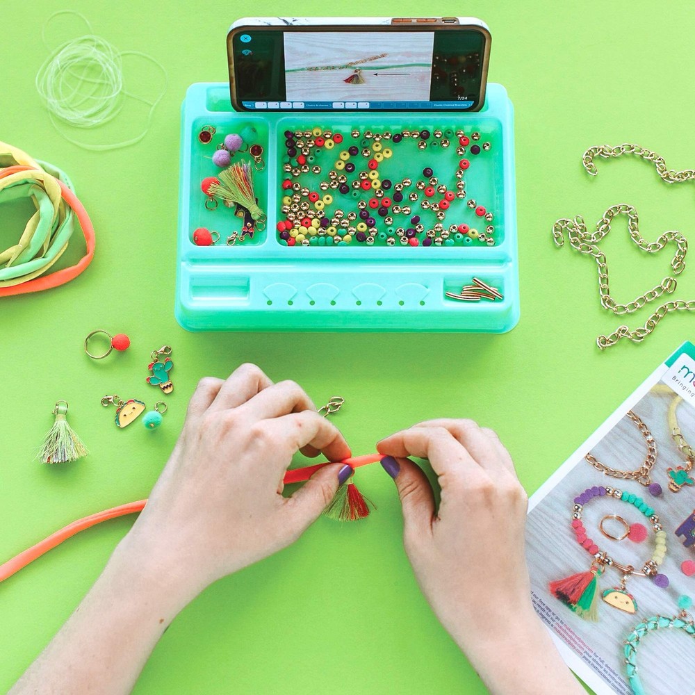 Make It Real: Neo-Brite Chains & Charms Kit - Create 10 Unique zzzz-s, Multi