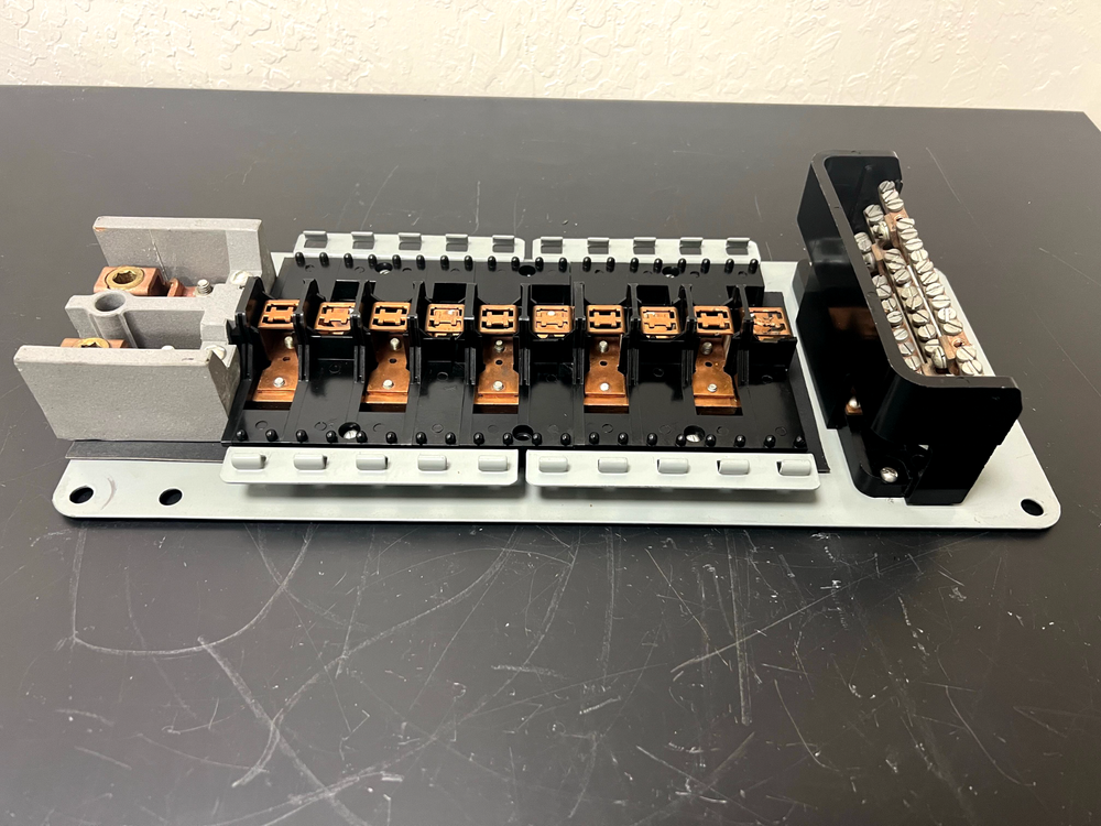 FPE FEDERAL PACIFIC ELECTRIC SINGLE PHASE MLO PANEL INTERIOR