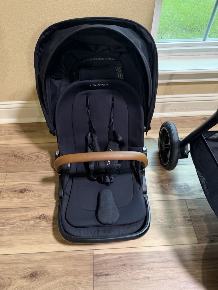 Nuna Triv next Stroller
