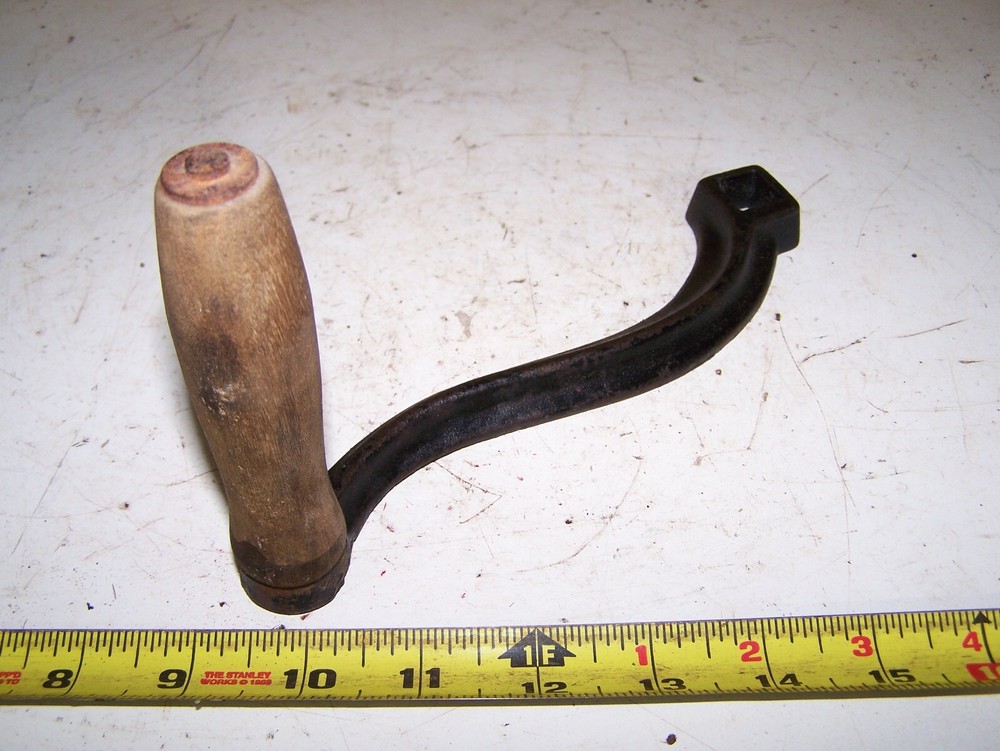 NOS Cast Iron Crank Handle Corn Sheller Pump Grinder Roller 5/8" SQUARE Shaft