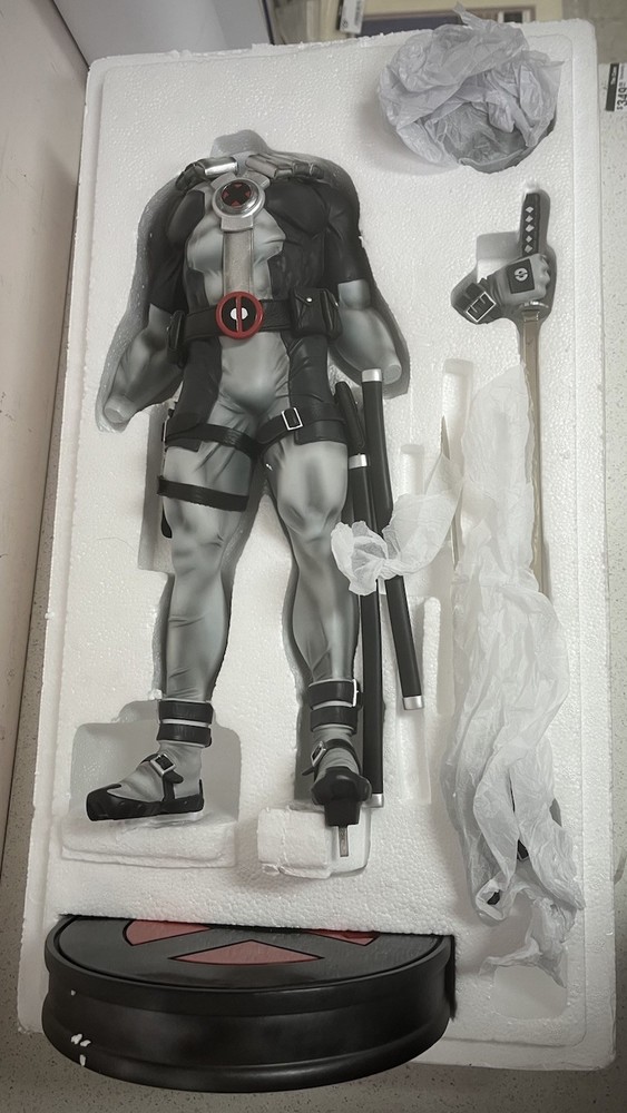 Sideshow DEADPOOL X-FORCE Edition Premium Format Figure Used Condition Pls Read