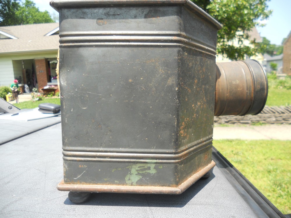 ANTIQUE 1912 MAGIC LANTERN MIRROSCOPE WITH BULBS