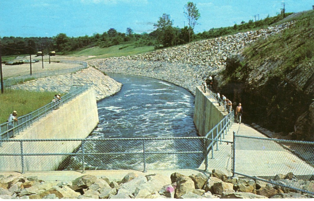 SPILLWAY AT DILLON DAM, OHIO - PC4582