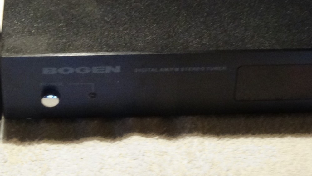 Bogen DST1 Digital AM/FM Stereo Tuner