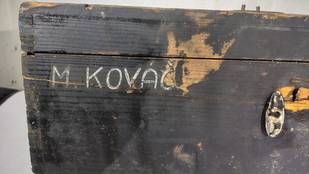 WW2 slovak chest