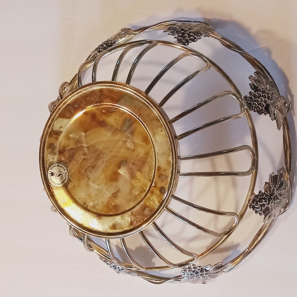 VTG Studio Silversmiths Wire Fruit Bread Basket Ornate Grape Clusters (read)