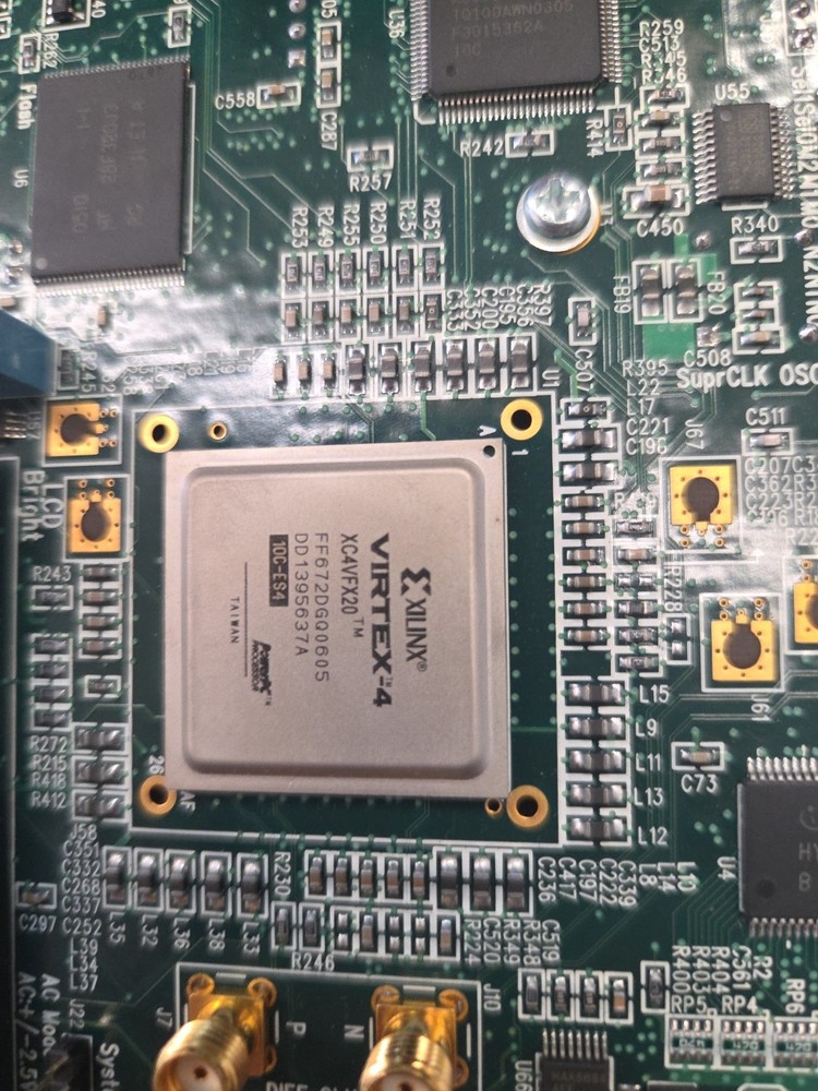 Xilinx Virtex-4 FX20 Evaluation Platform ML405