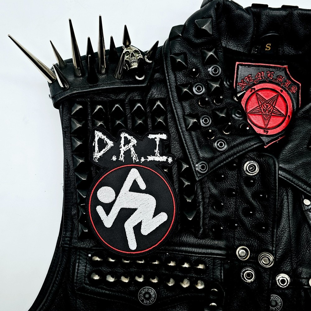 D.R.I. LOGO (shaped border) EMBROIDERED PATCH