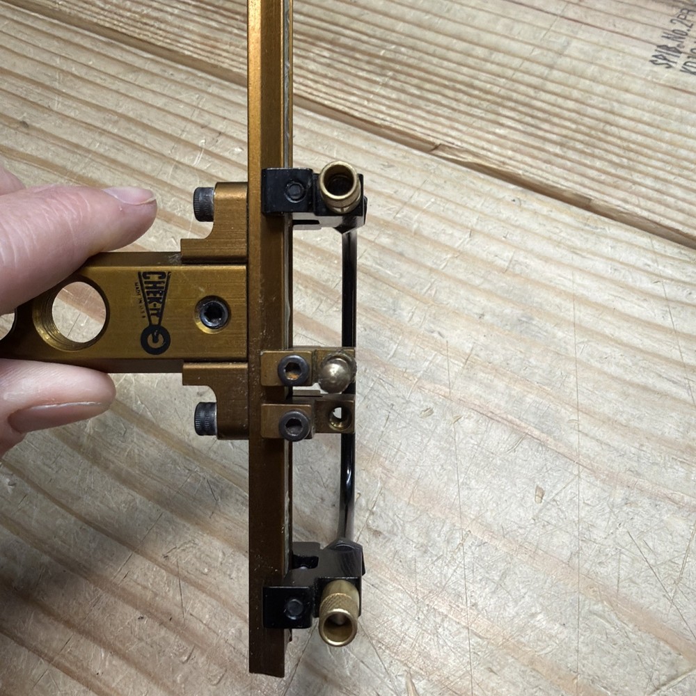 Vtg. Check-it Archery Pin Sight. D