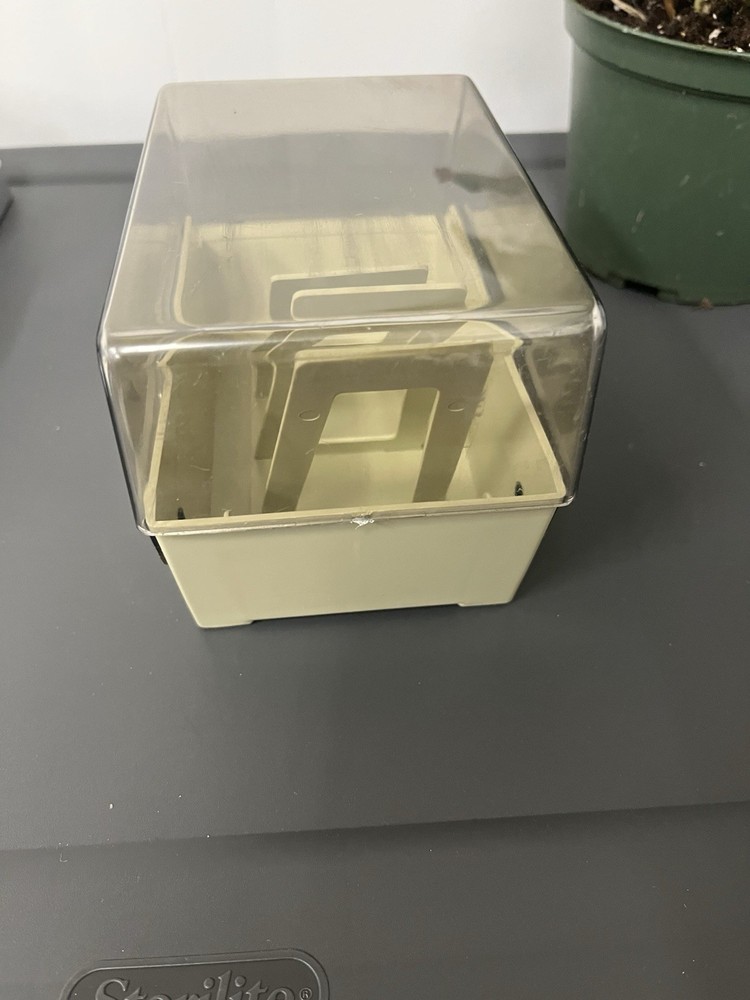 Plastic 3.5 Inch Floppy Disk Storage Holder with Lid