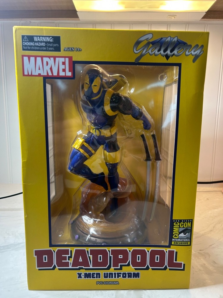Deadpool X-Men Uniform 2017 SDCC exclusive Sealed