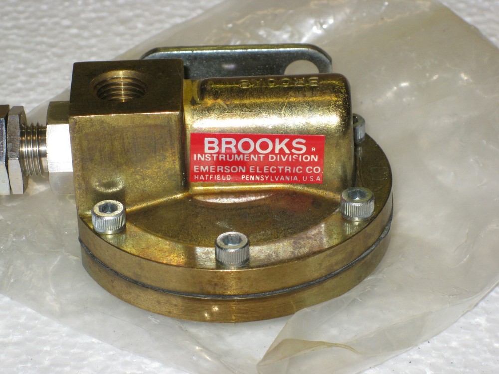 Brooks instrument brass flow controller FC 8902
