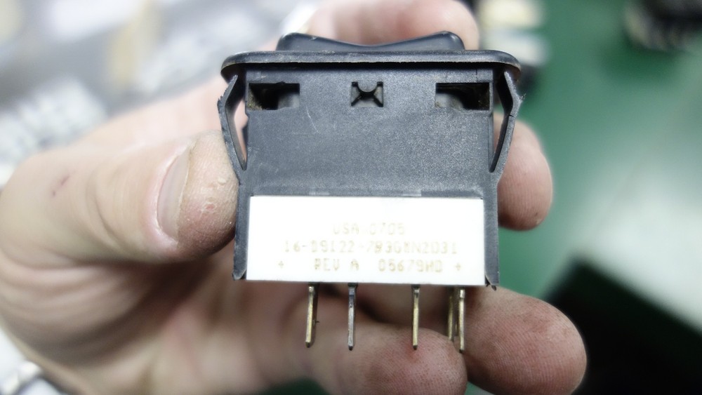 PACCAR CRUISE CONTROL Switch 16-09122-7b3gmn2d31