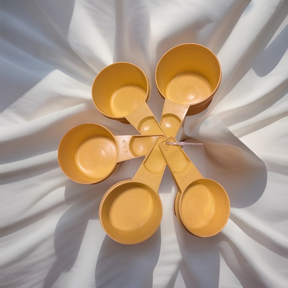 Pre Owned VTG Tupperware Yellow Measuring Cups Set-5 Stackable