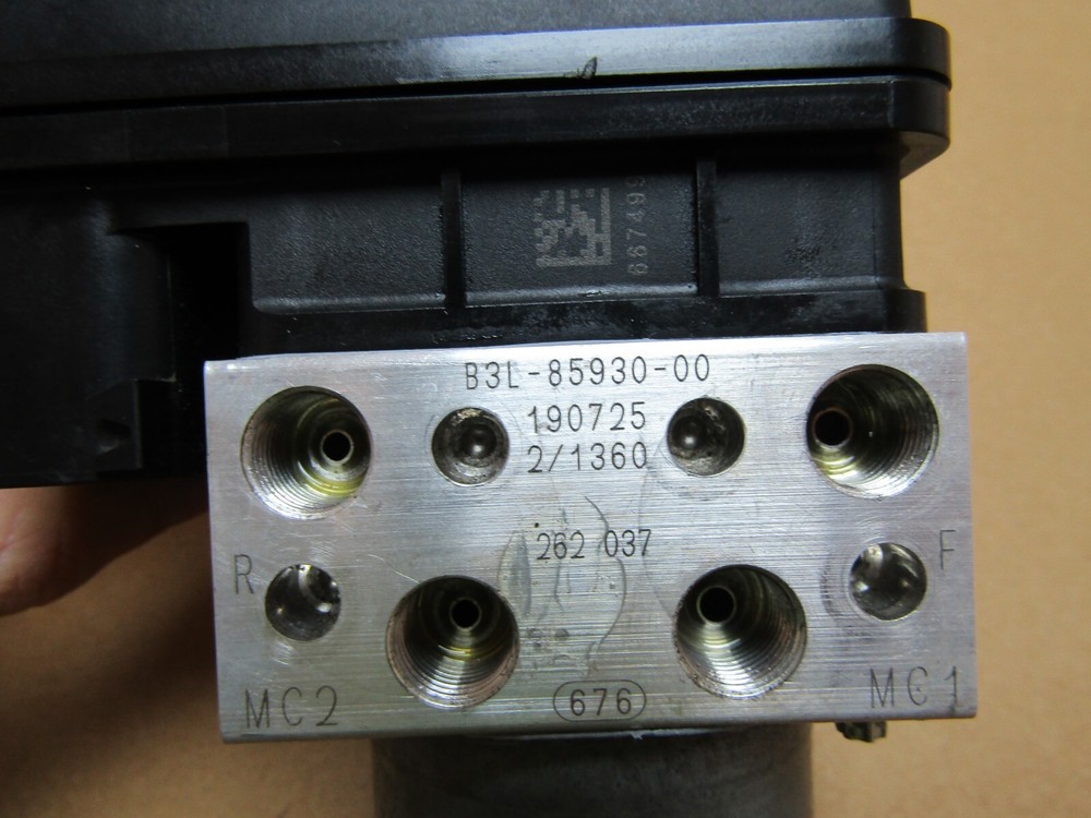 Yamaha YZF-R1M 2020 ABS pump control unit module (9488)