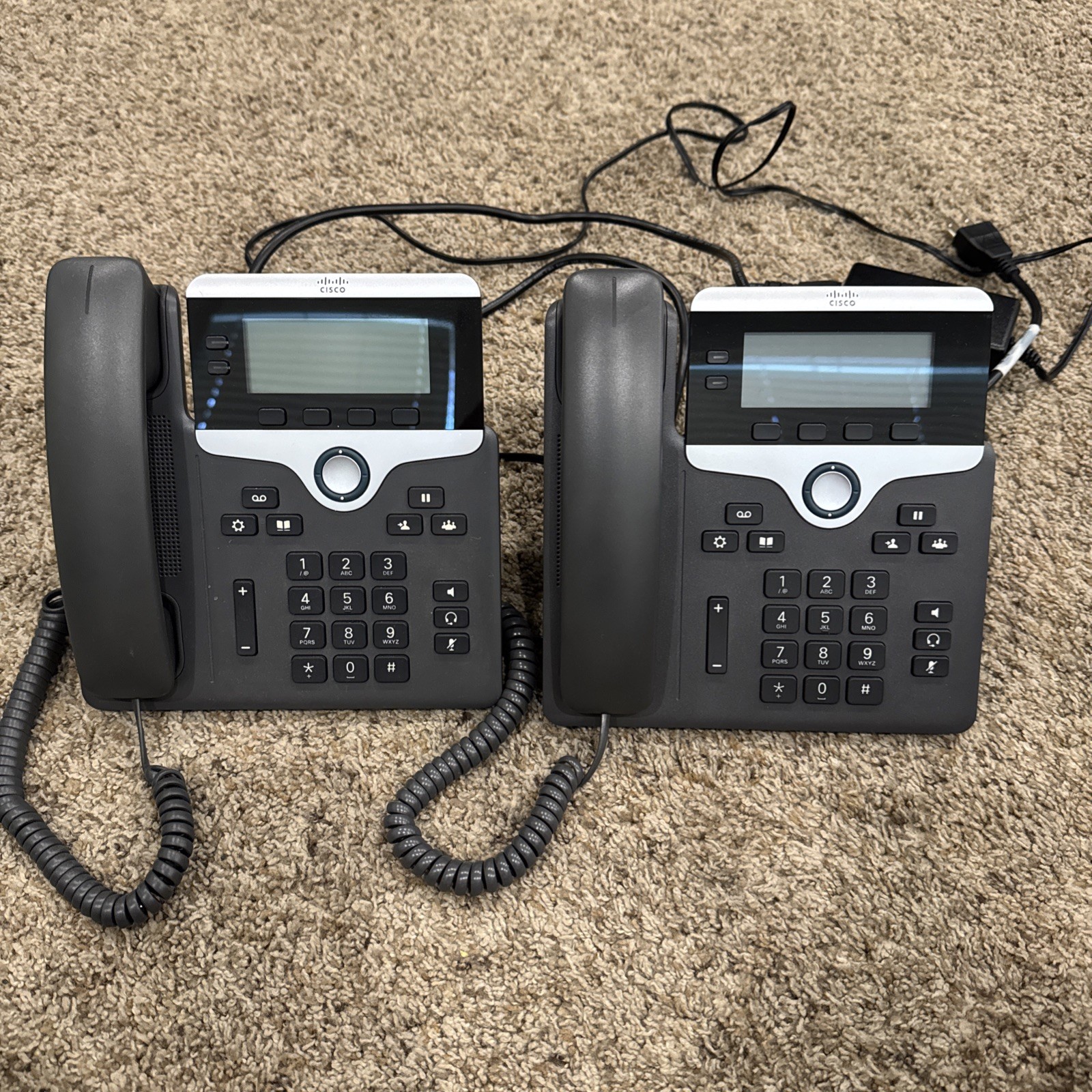 Lot of 2 Cisco 7821 IP Phone w/Handset, Power cord & Stand CP-7821-K9