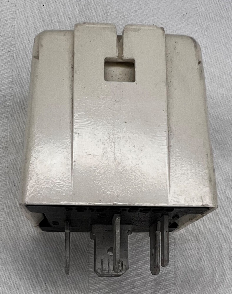 Renault relay 7700822929 12V original bitron R11