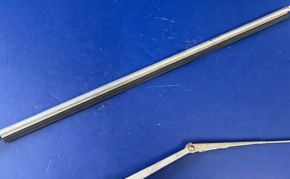 B-17F Bombardier’s Windshield Wiper Assembly